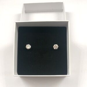 Moissanite 1 ct earrings